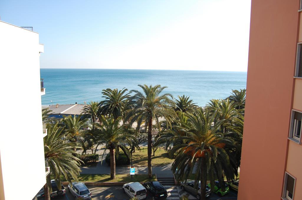 Grand Hotel Moroni Finale Ligure Habitación foto